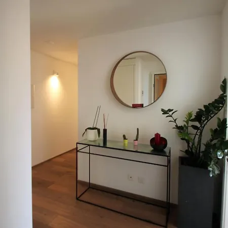 Апартаменты Magnifique Et Spacieux Appartement Avec Vue Lac *