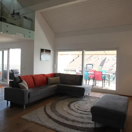 Апартаменты Magnifique Et Spacieux Appartement Avec Vue Lac *